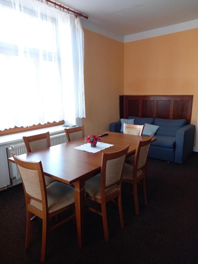 Penzion U Skoly Staré Město エクステリア 写真