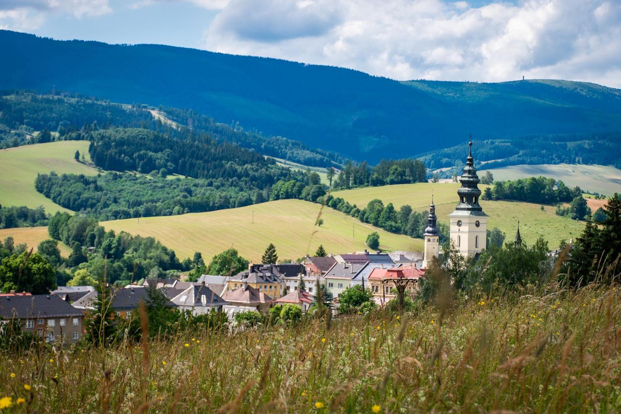 Penzion U Skoly Staré Město エクステリア 写真